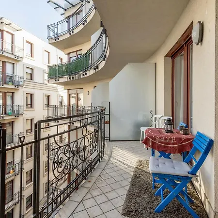 Appartement Cozy In The Heart Of With Terrace And Tub Budapest